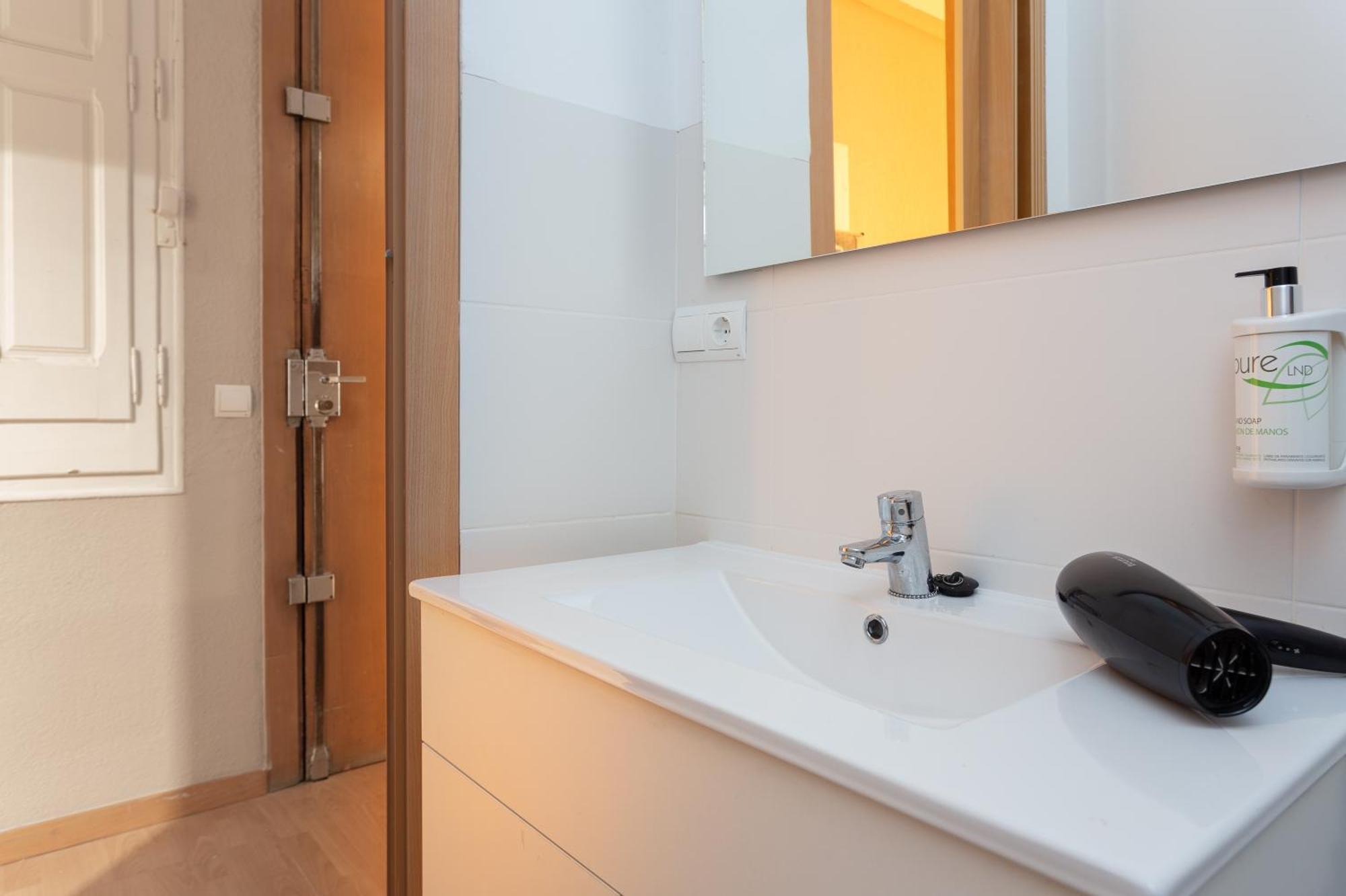 Key Barcelona Housing Apartment Стая снимка